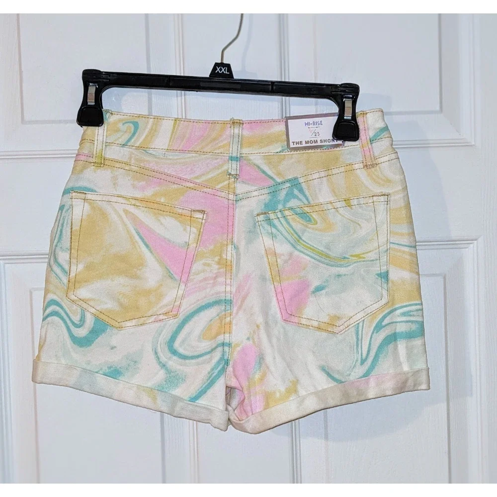 Hi-Rise Mom Shorts Swirl Print Denim Cuffed Hem Casual Trendy Size 1/25 NWT - Picture 8 of 10